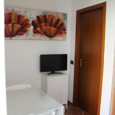 Pretty Favetti - Lovely In With A Sea View - Trieszt